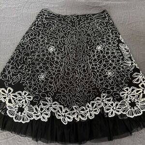 Basil & Maude Black Skirt Tulle Hem & White Embroidery Lined Size 6